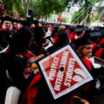 2025 05 29T151229Z 467995314 RC2QREAI45Z3 RTRMADP 3 USA COMMENCEMENT HARVARD 1200x800 1