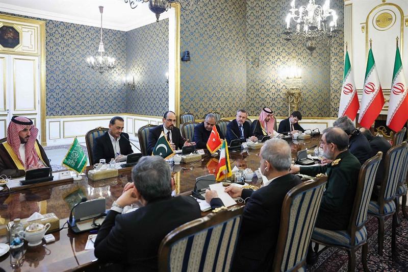 Egypt backs Saudi Arabia and Iran hosts regional talks