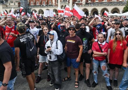 Europes far right exploits protest violence to advance anti immigration agenda