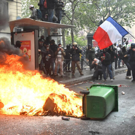Frances Political Crisis Deepens as Government and Left Trade