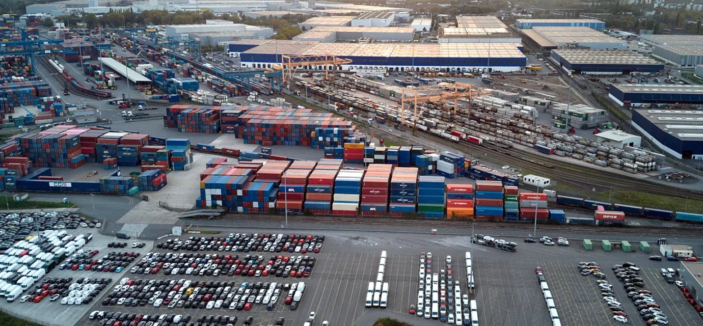 German business confidence improves for sixth month energy pressures