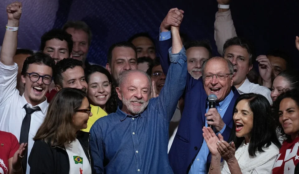 Lula wins fourth term as Flavio Bolsonaro challenges Brazil election result