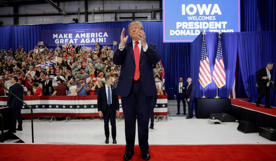 Trump rallies Republicans as rising costs dominate US midterm campaign